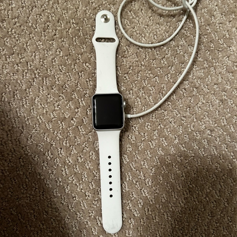 Apple Watch Series 3  38MM Aluminum Case